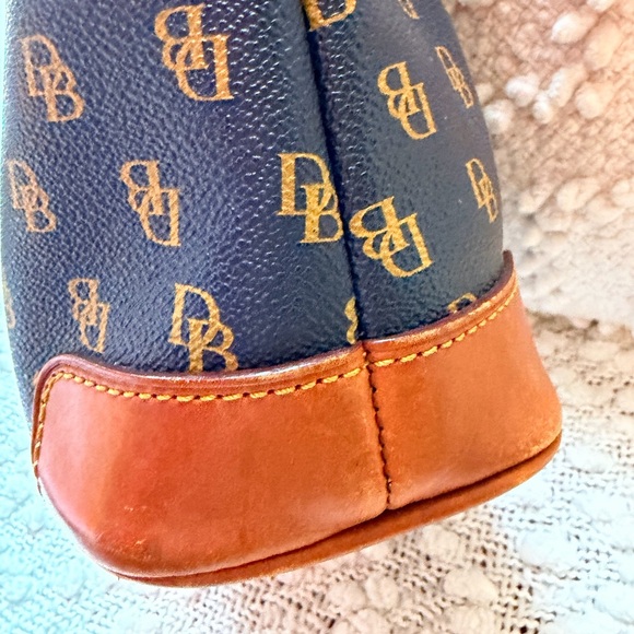 Dooney and Bourke Gretta Shoulder EUC Classic Old Money Bag Navy - Picture 7 of 13